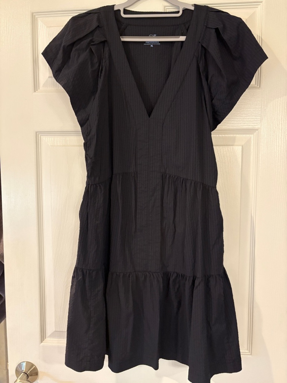 Vineyard Vines Black V-Neck Tiered Short Sleeve Dress